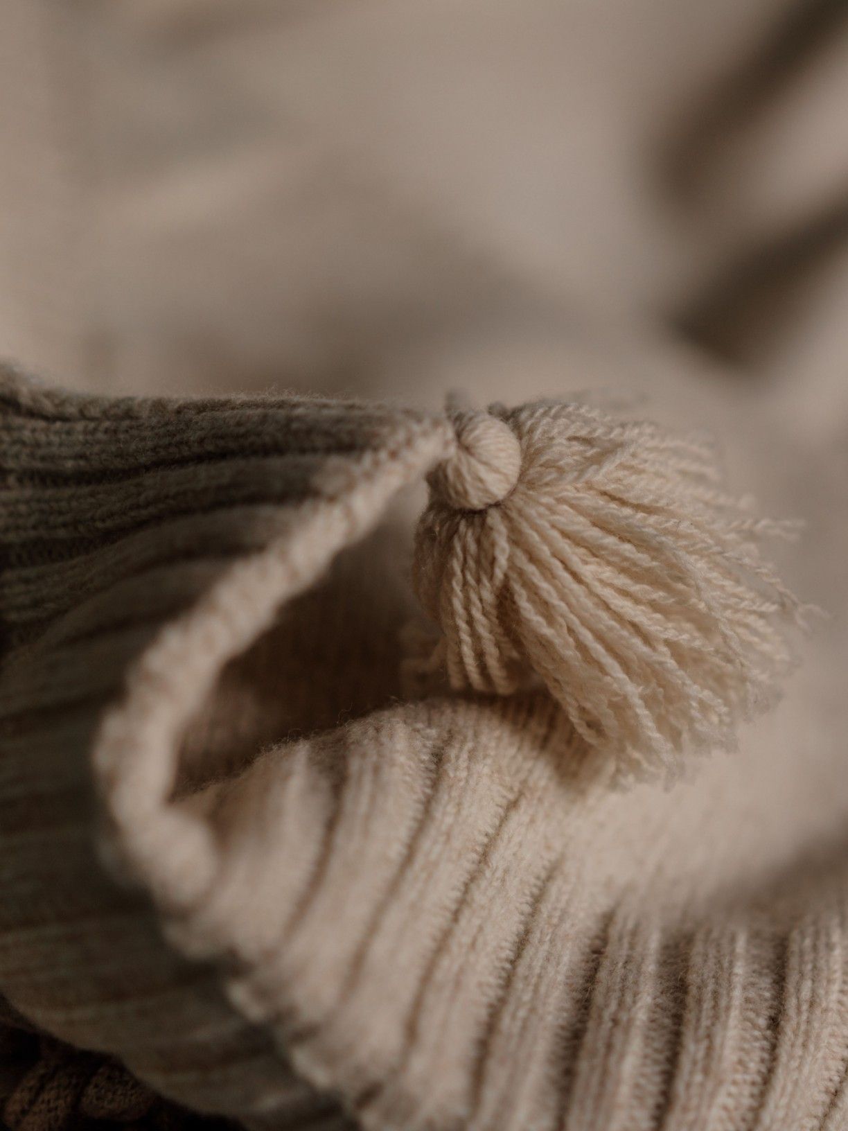 Manta com capuz tricotada em lã merino Wedoble