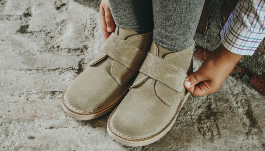 Botas Safari Pisamonas em camurça com tira em velcro – calçado criança