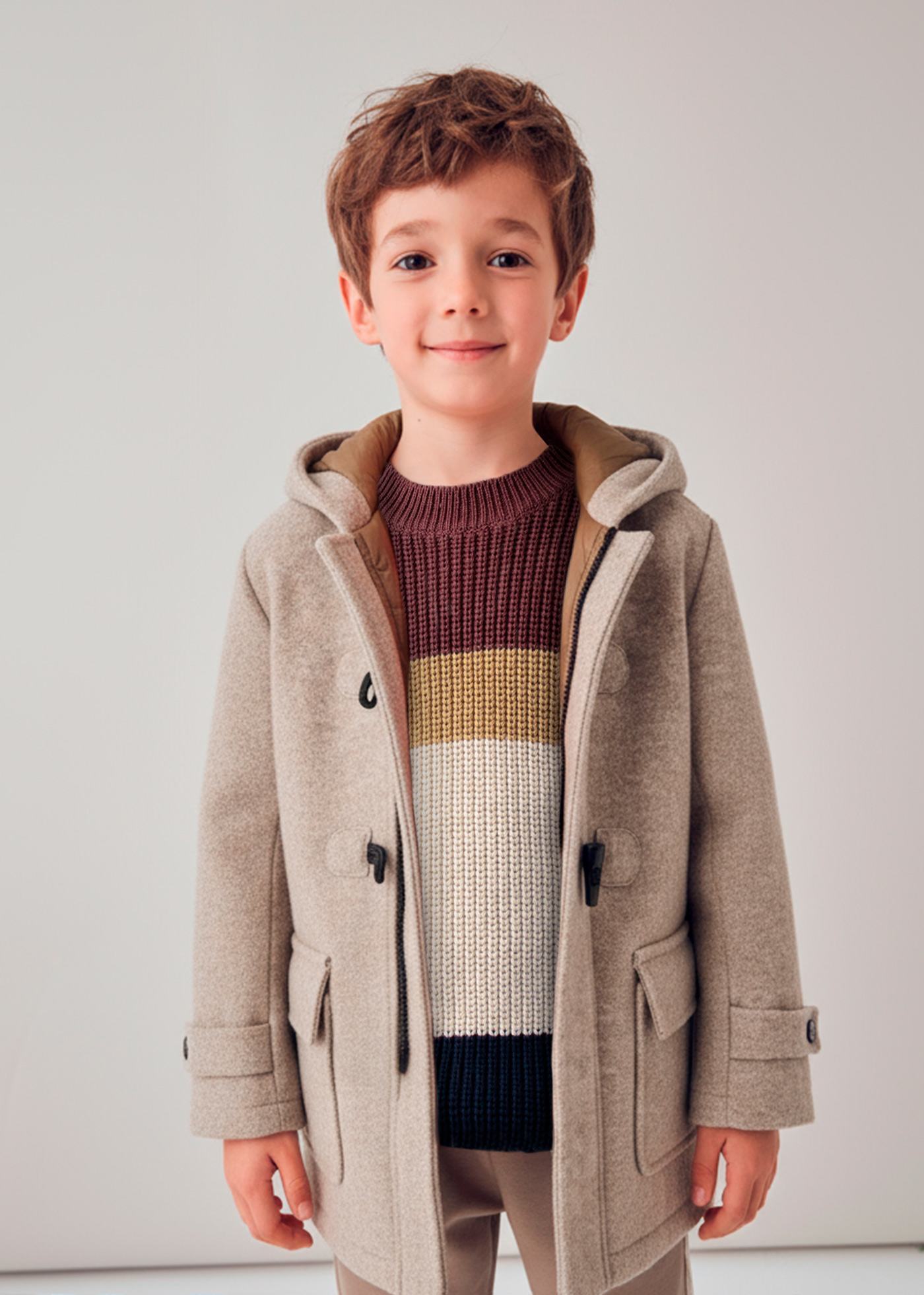 Casaco tipo canadiana Mayoral. Um clássico indispensável para os looks das crianças.&nbsp;
Disponível online e na loja física em Vila Verde, Braga.