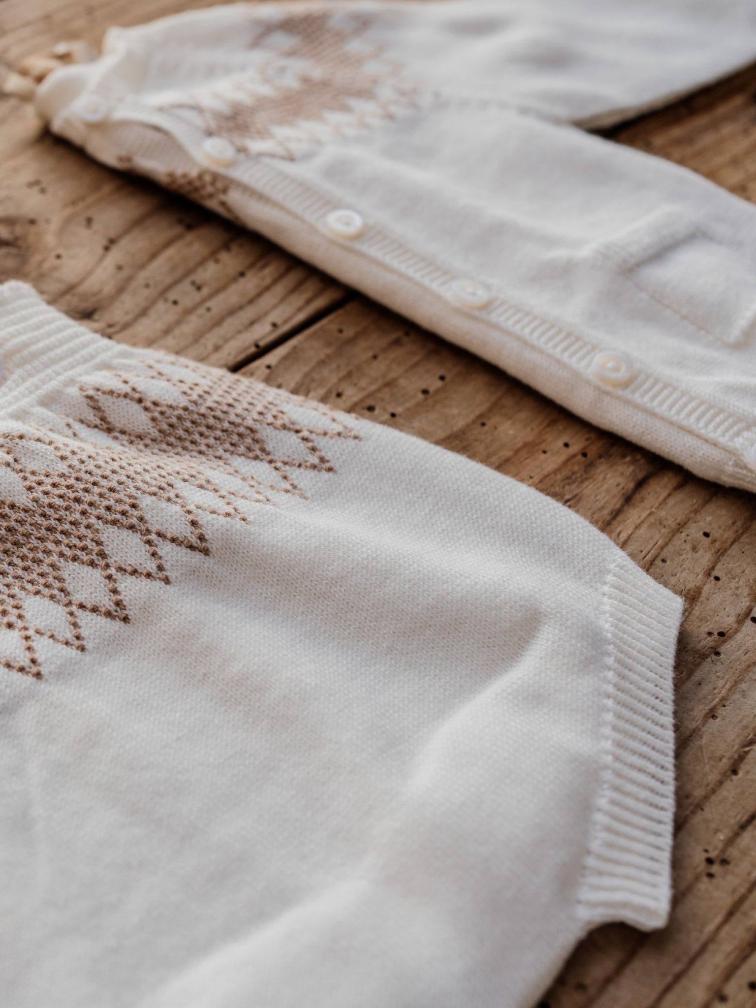 Casaco tricotado em algodão orgânico